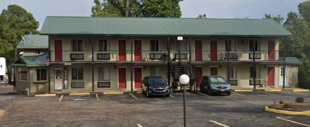 A FACADE DESIGNED TO ATTRACT 1 image